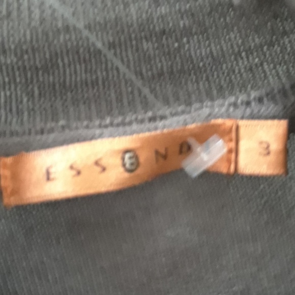 ESSENDI CASHMERE..NWOT..SMALL - Picture 2 of 8